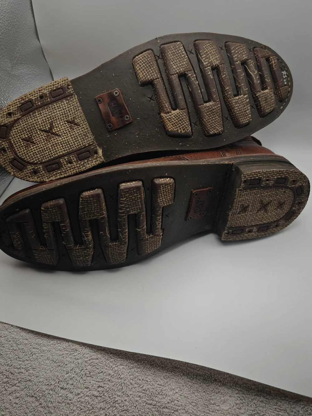 Caterpillar Men Size 11  Brown Leather Chukka Boots Vintage Rare